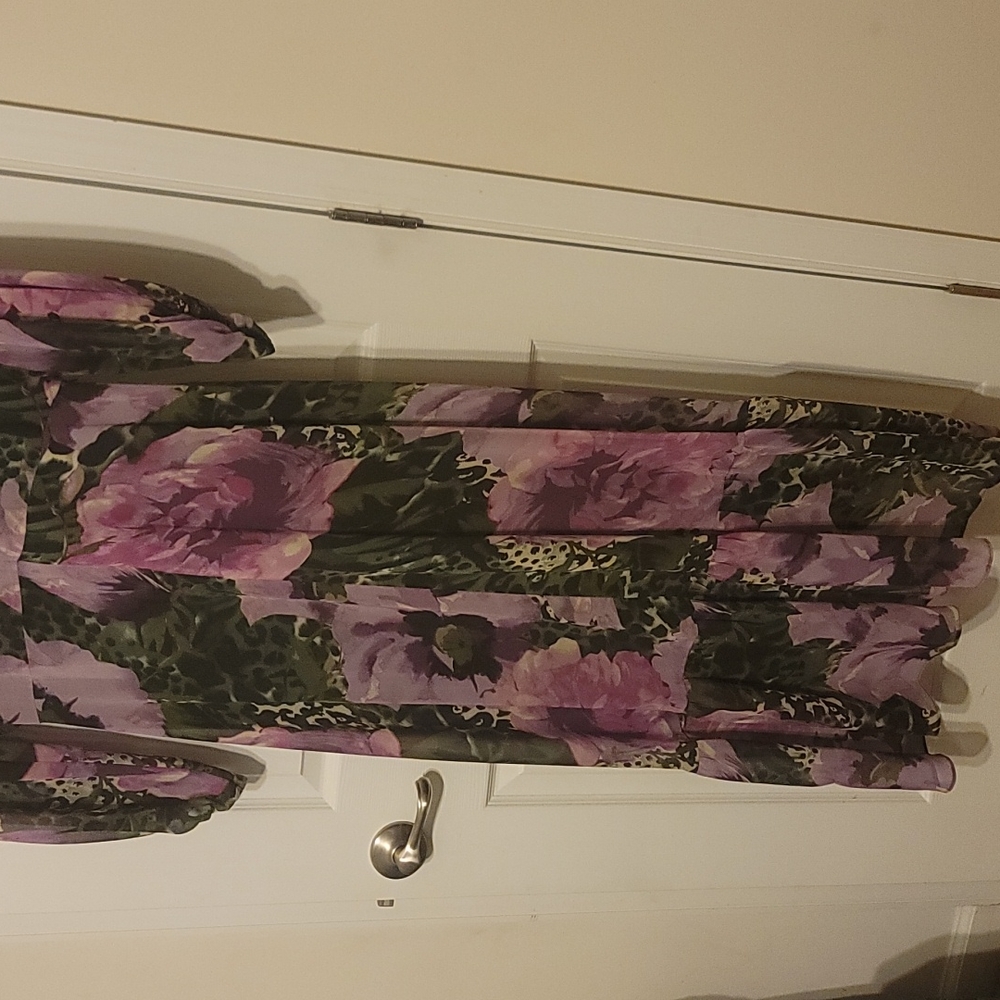 Women's floral dress by Julian Taylor Size 16 - Picture 5 of 6